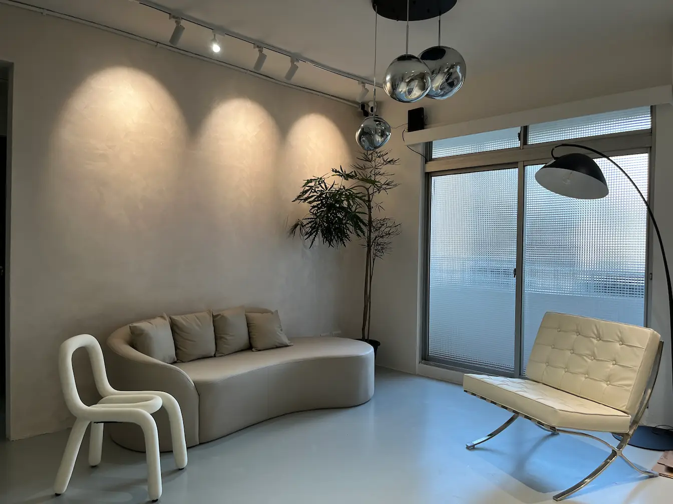 GoYourStudio 南京復興共享商務中心寬敞明亮的共享工作空間