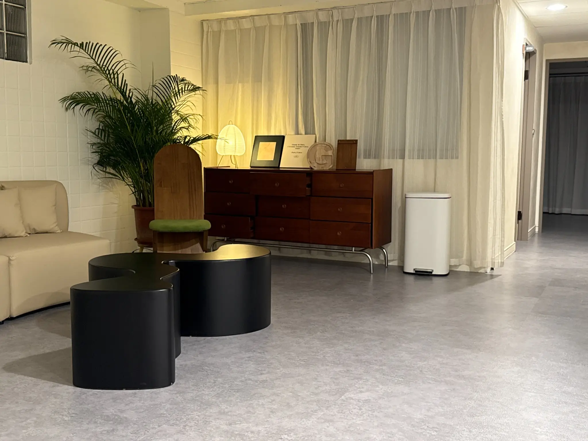 按摩師在 GoYourStudio 台中市政府獨立工作空間進行療程服務